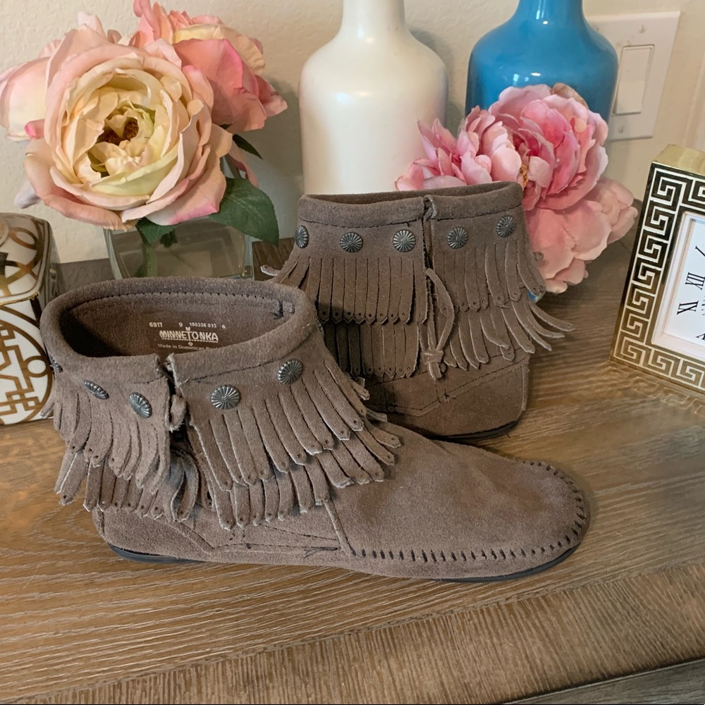 MINNETONKA Ankle Boot in Gray NEVER WORN